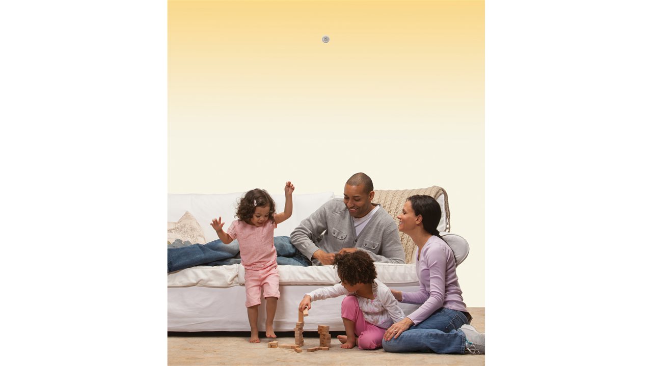family of 4 playing block games | Chattanooga Home Inspector | Protect yourself Chattanooga